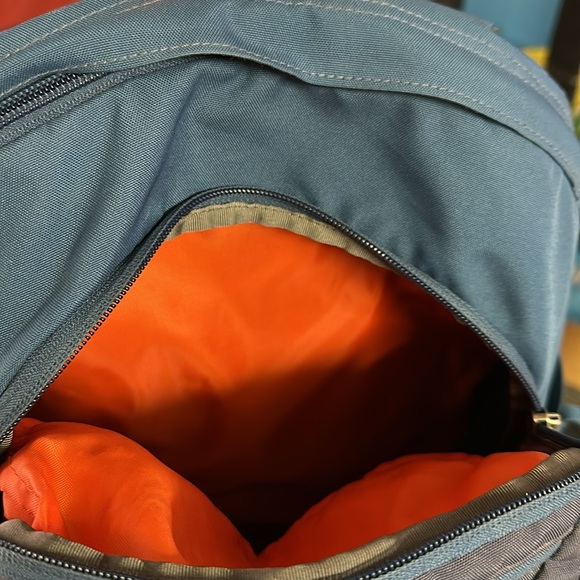 Patagonia Refugio 28L backpack blue/orange - Picture 3 of 9